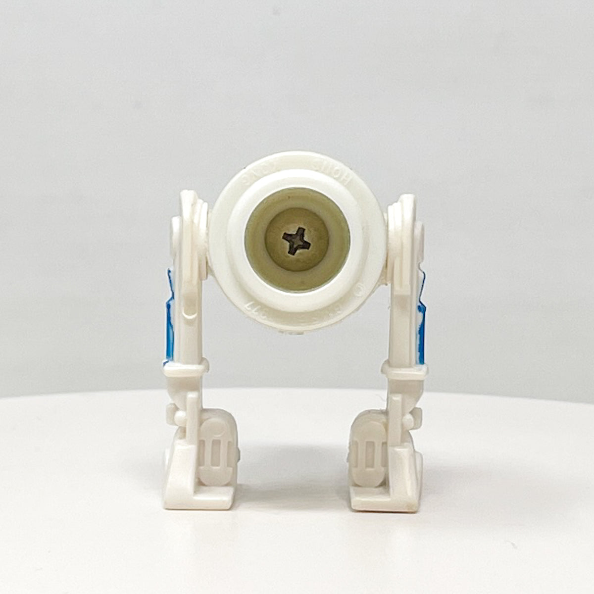 R2-D2 (Solid Dome) Loose Complete