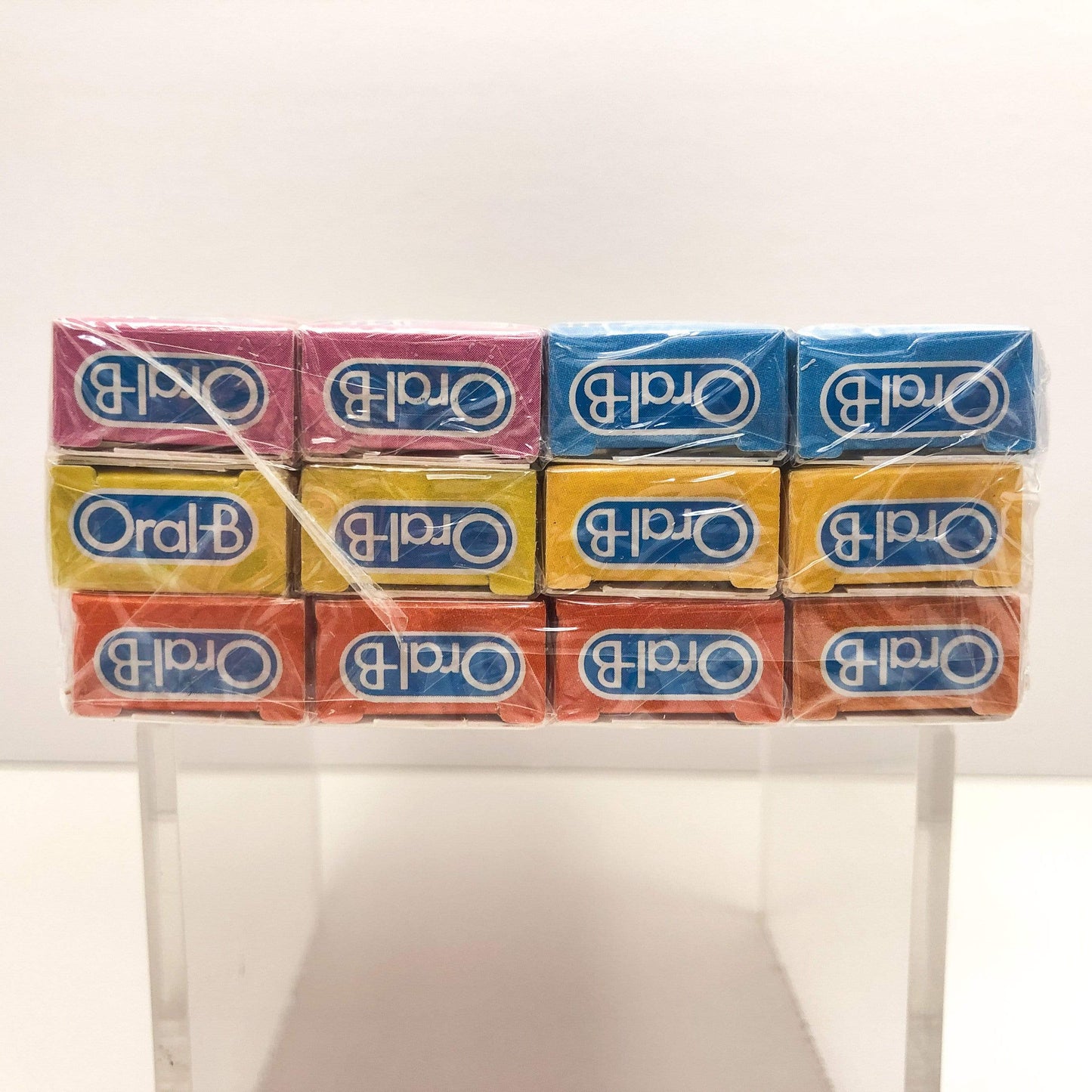 Oral-B Sealed 12-Pack of Toothbrushes (Canadian GDE)