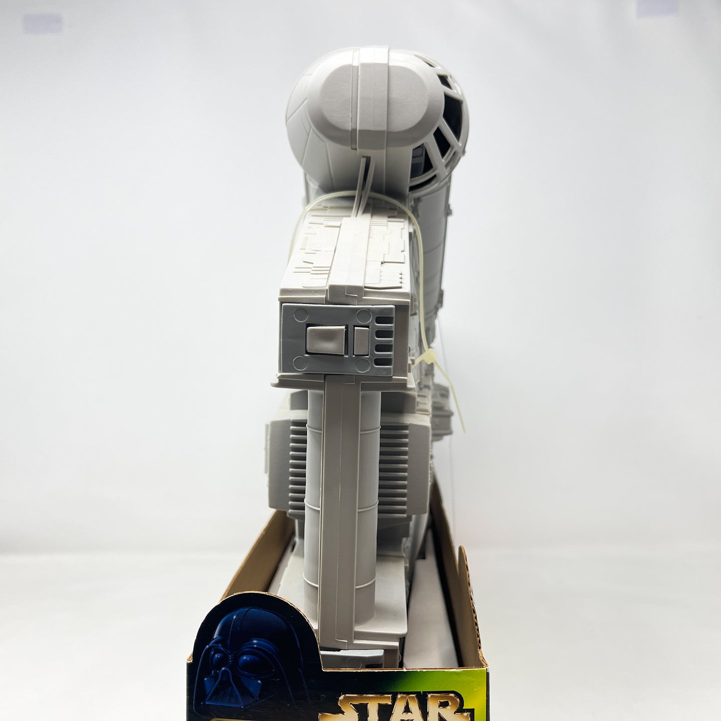 Millennium Falcon Carry Case (1997) - Hasbro Star Wars Power of the Force 2