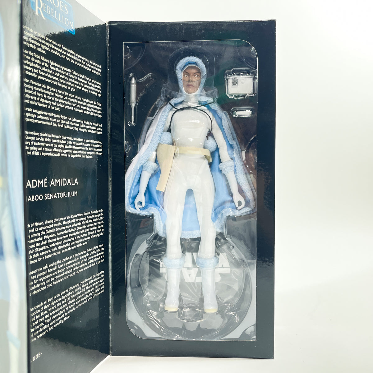 Padmé Amidala (Naboo Senator: Ilum) – Sideshow Collectibles Sixth Scale Figure (2008)