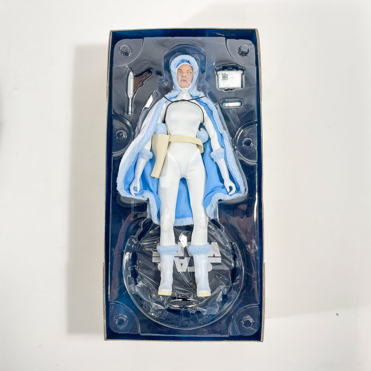 Padmé Amidala (Naboo Senator: Ilum) – Sideshow Collectibles Sixth Scale Figure (2008)