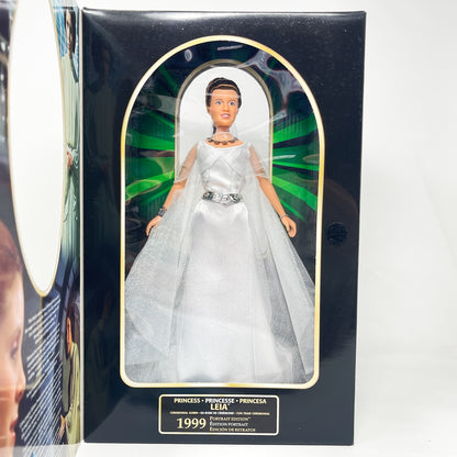 Princess Leia Ceremonial Gown Portrait Edition 12 inch – Hasbro Classic Edition (1999)