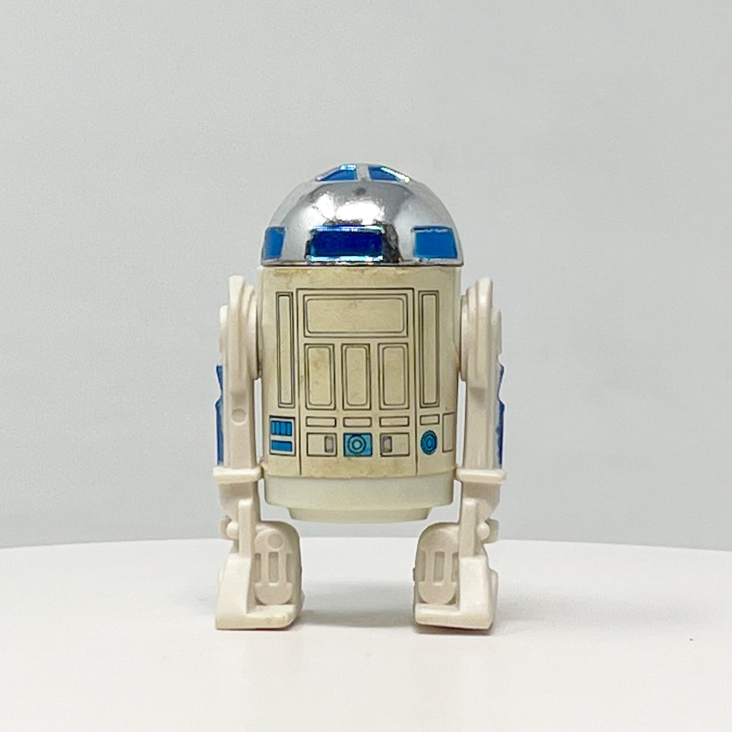 R2-D2 (Solid Dome) Loose Complete