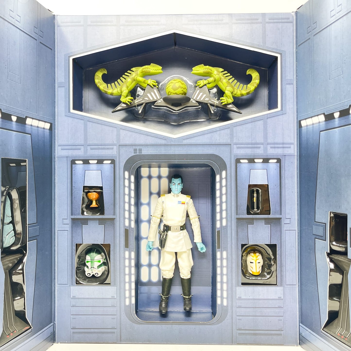 Vintage Hasbro Star Wars Black Series Sealed Figures Grand Admiral Thrawn (SDCC) - Hasbro Black Series (2017)