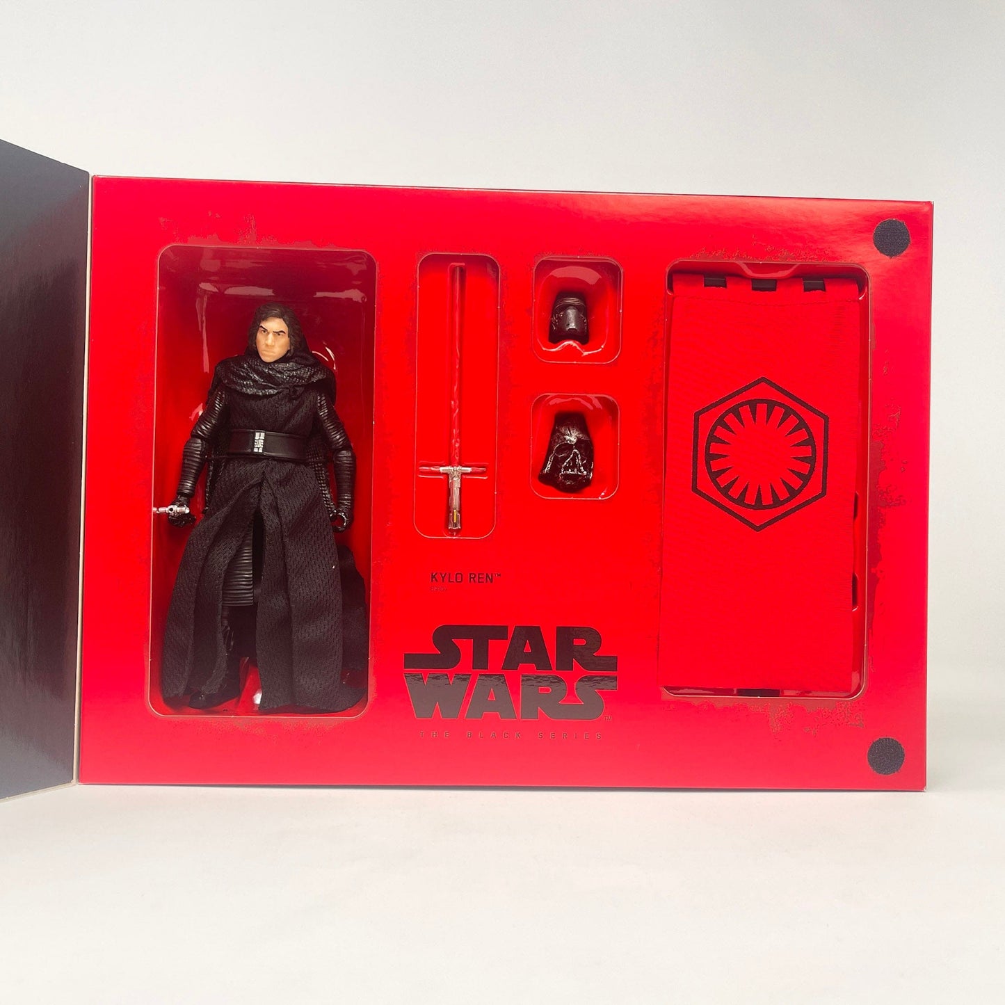 Vintage Hasbro Star Wars Modern MOC Kylo Ren Unmasked (SDCC) - Black Series Hasbro Star Wars Action Figure