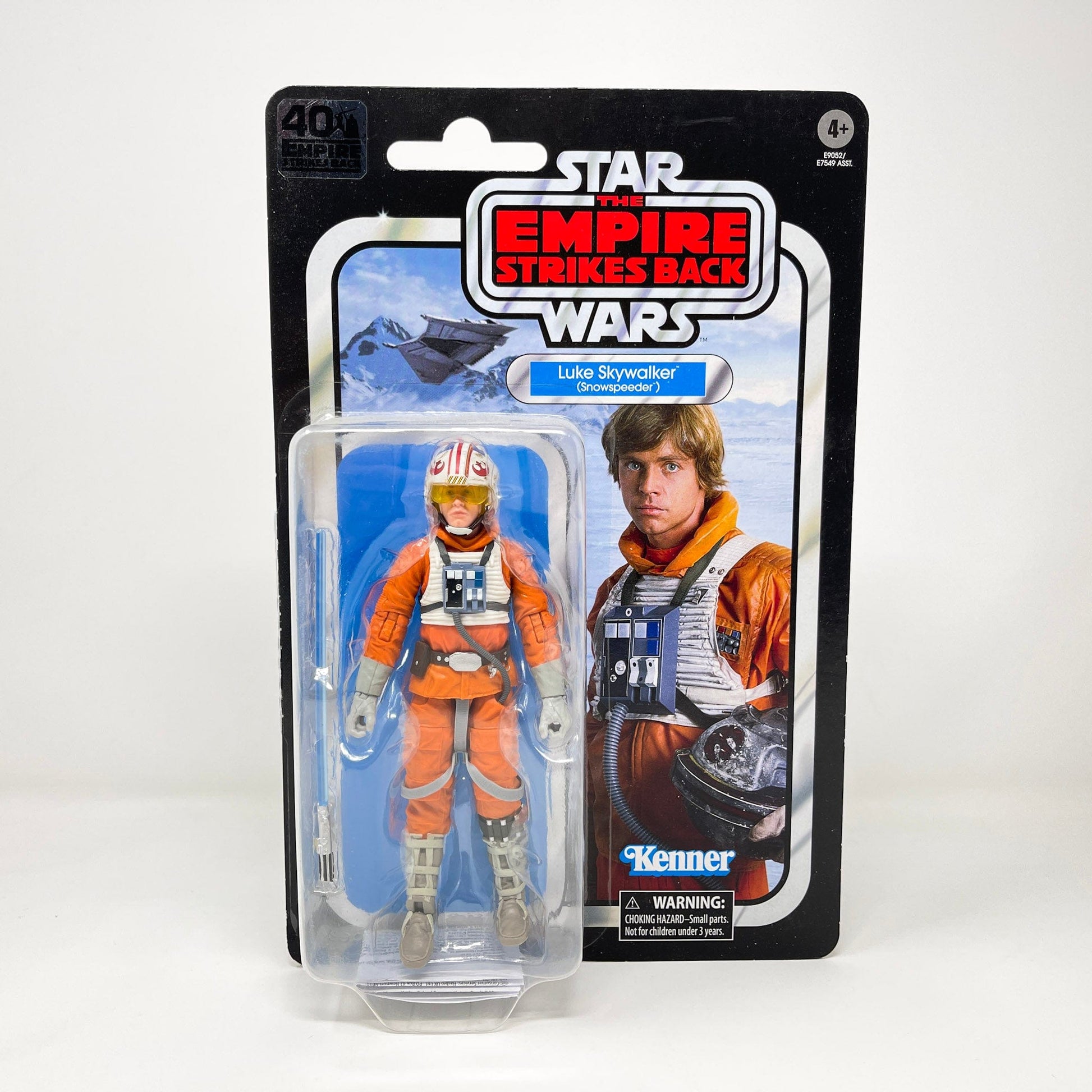 Vintage Hasbro Star Wars Modern MOC Luke Skywalker (Snowspeeder) - Black Series 40th Hasbro Star Wars Action Figure