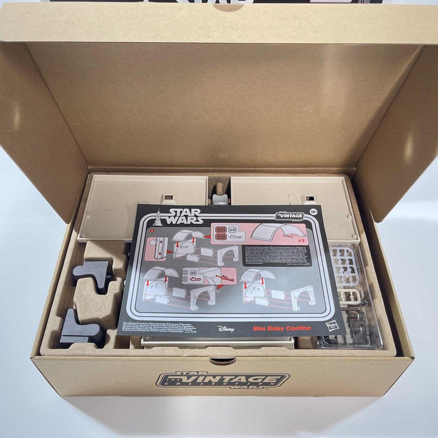 Vintage Hasbro Star Wars Modern Ships Haslab Mos Eisley Cantina - Deluxe Set - Sealed w/ Shipper Hasbro Vintage Collection