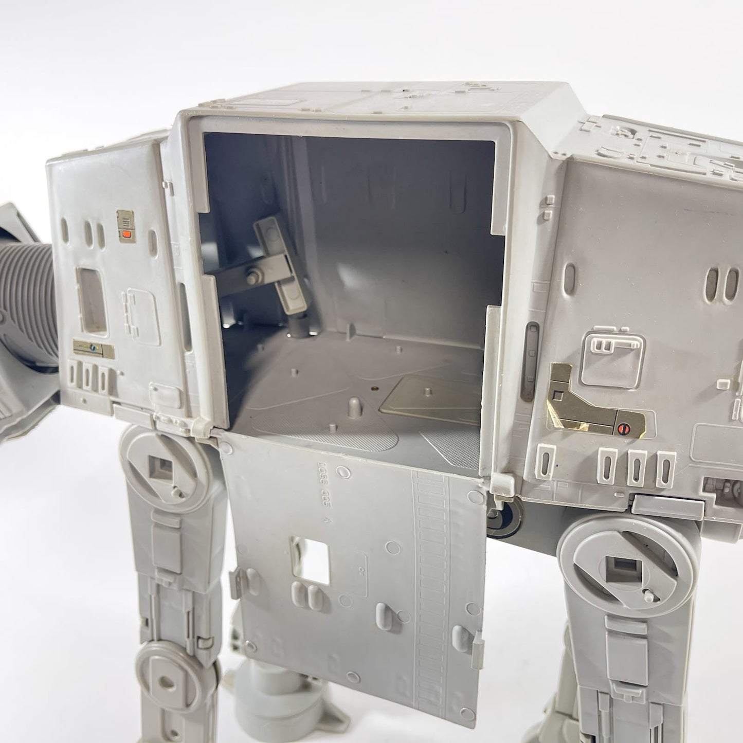 Vintage Kenner Star Wars Vehicle AT-AT - Complete in Canadian ESB Box
