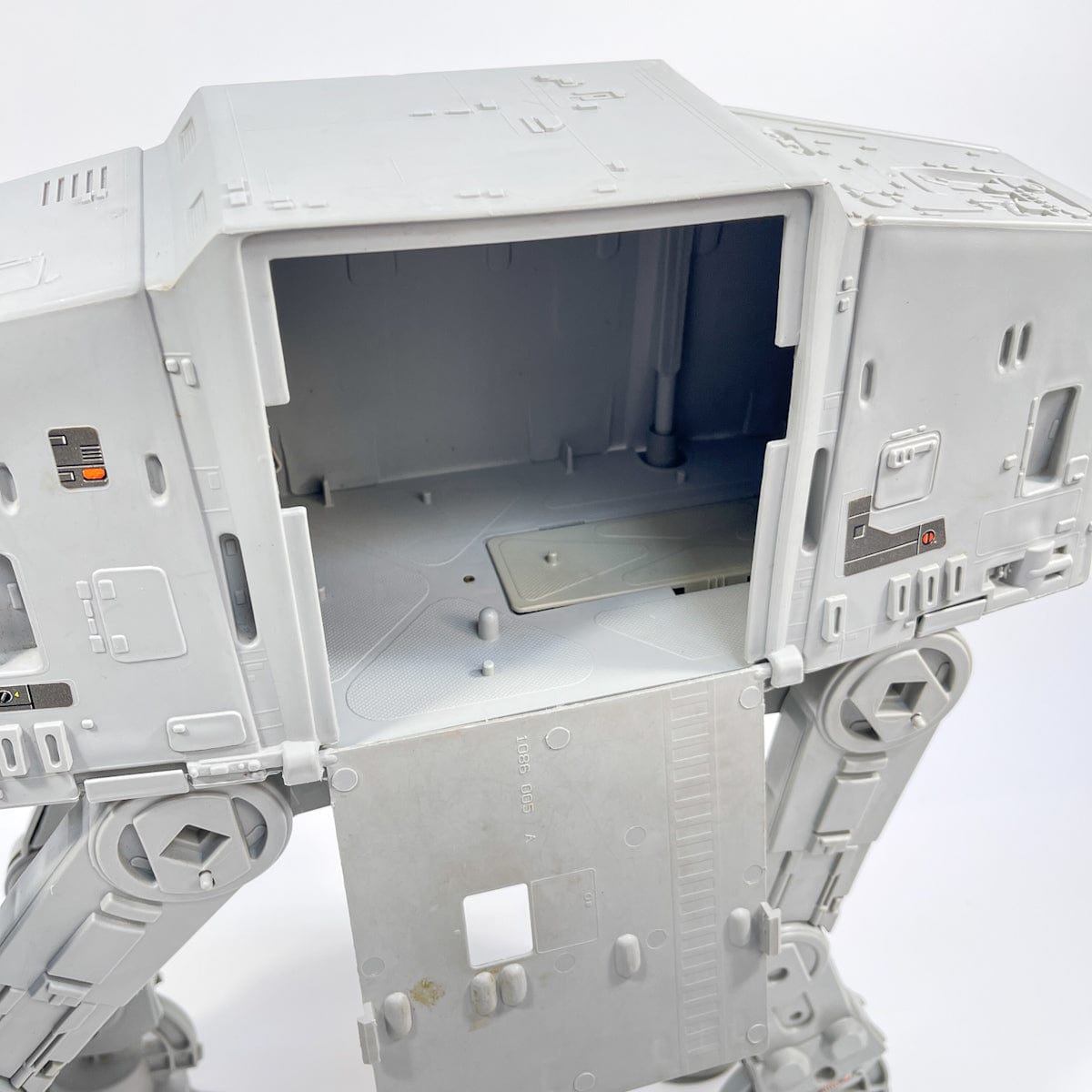 Vintage Kenner Star Wars Vehicle AT-AT - Complete in ESB Box