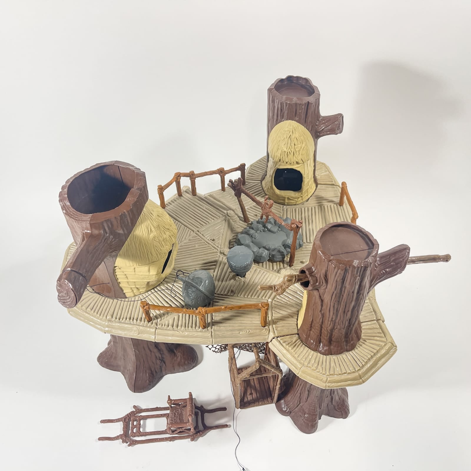 Vintage Kenner Star Wars Vehicle Ewok Village - Complete in Canadian ROTJ Box
