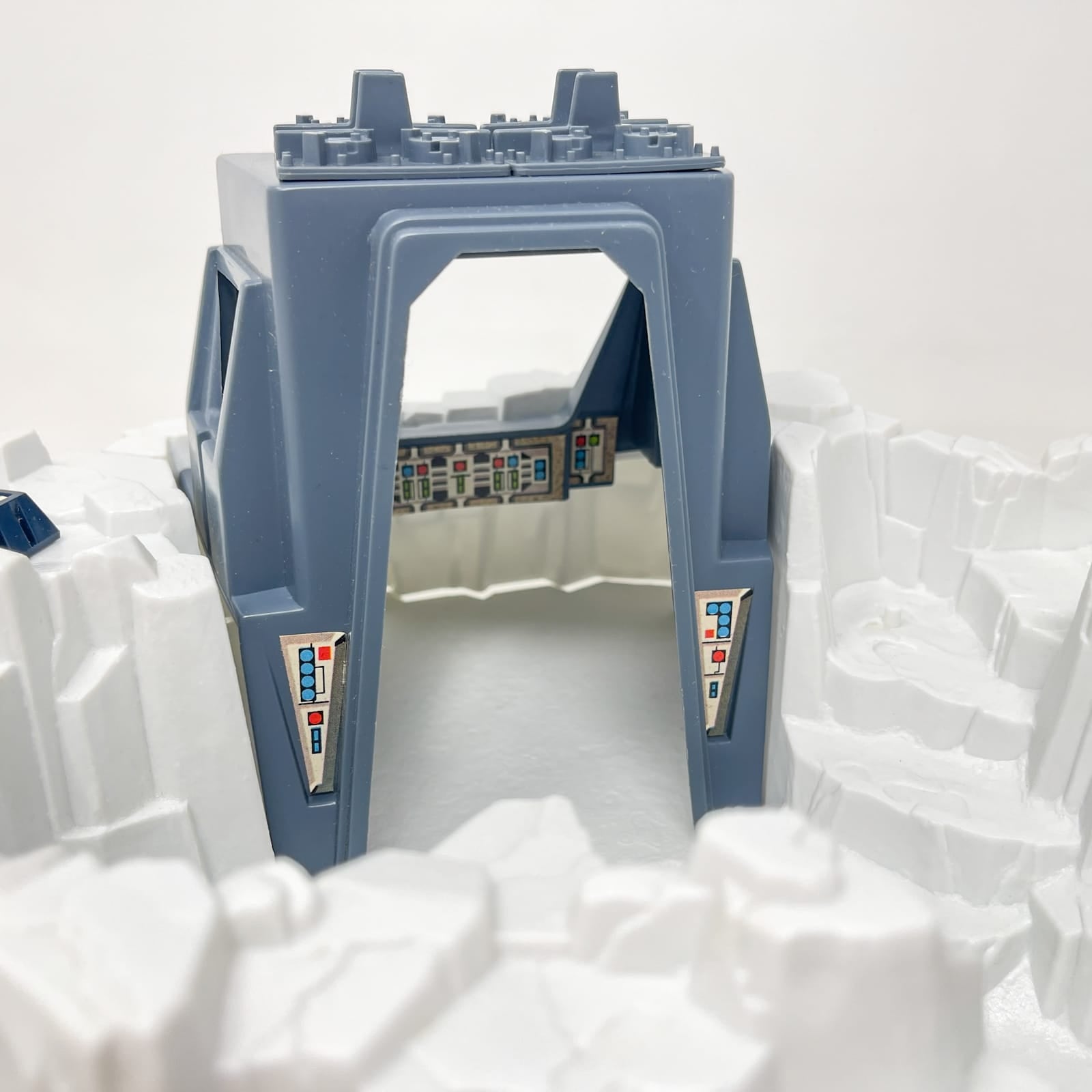 Vintage Kenner Star Wars Vehicle Hoth Imperial Attack Base - Complete in Canadian Box