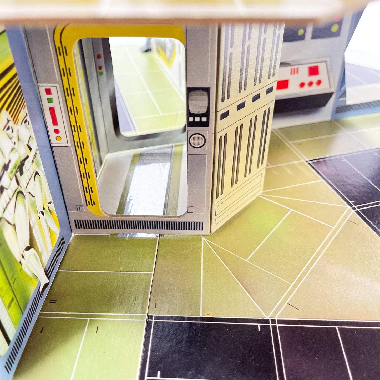 Vintage Kenner Star Wars Vehicle Kenner Canada Chipboard Death Star - Complete in box