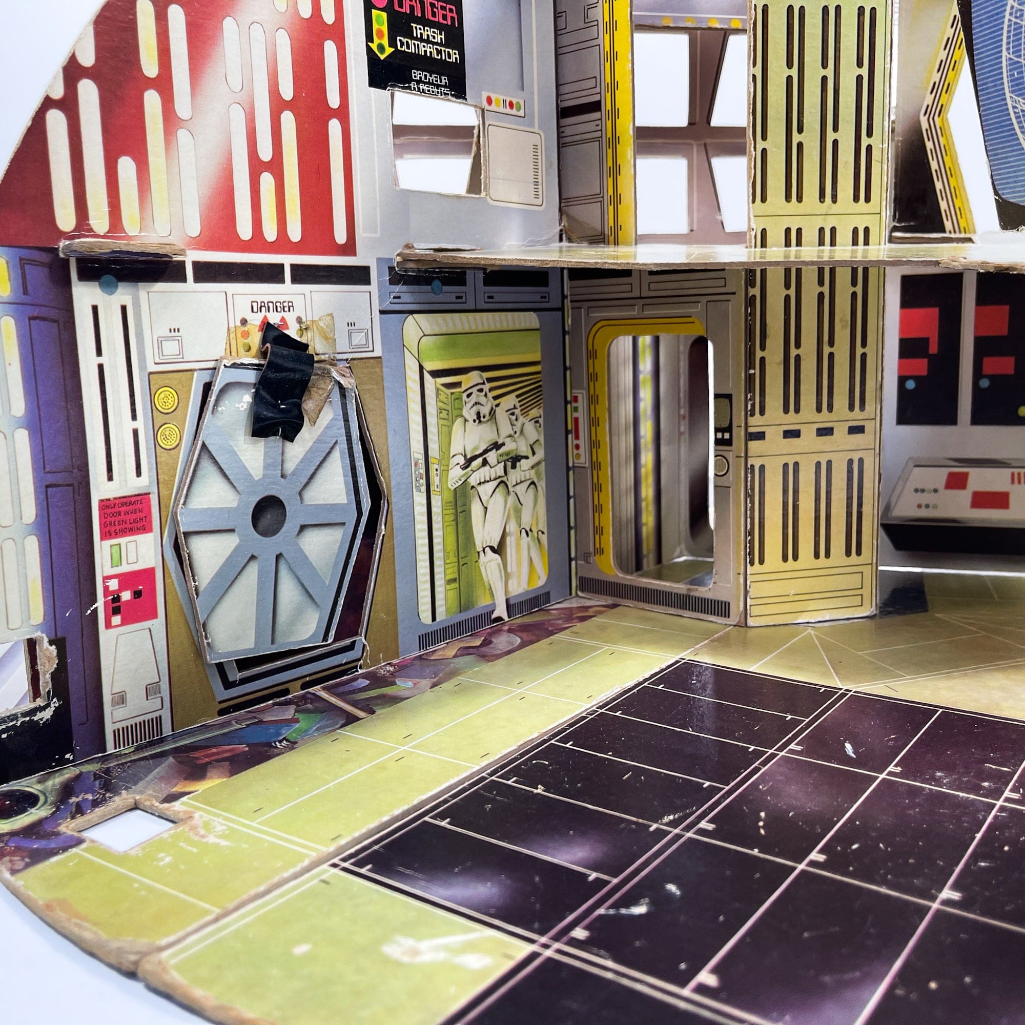 Kenner Canada Vintage Star Wars Chipboard Death Star - Loose