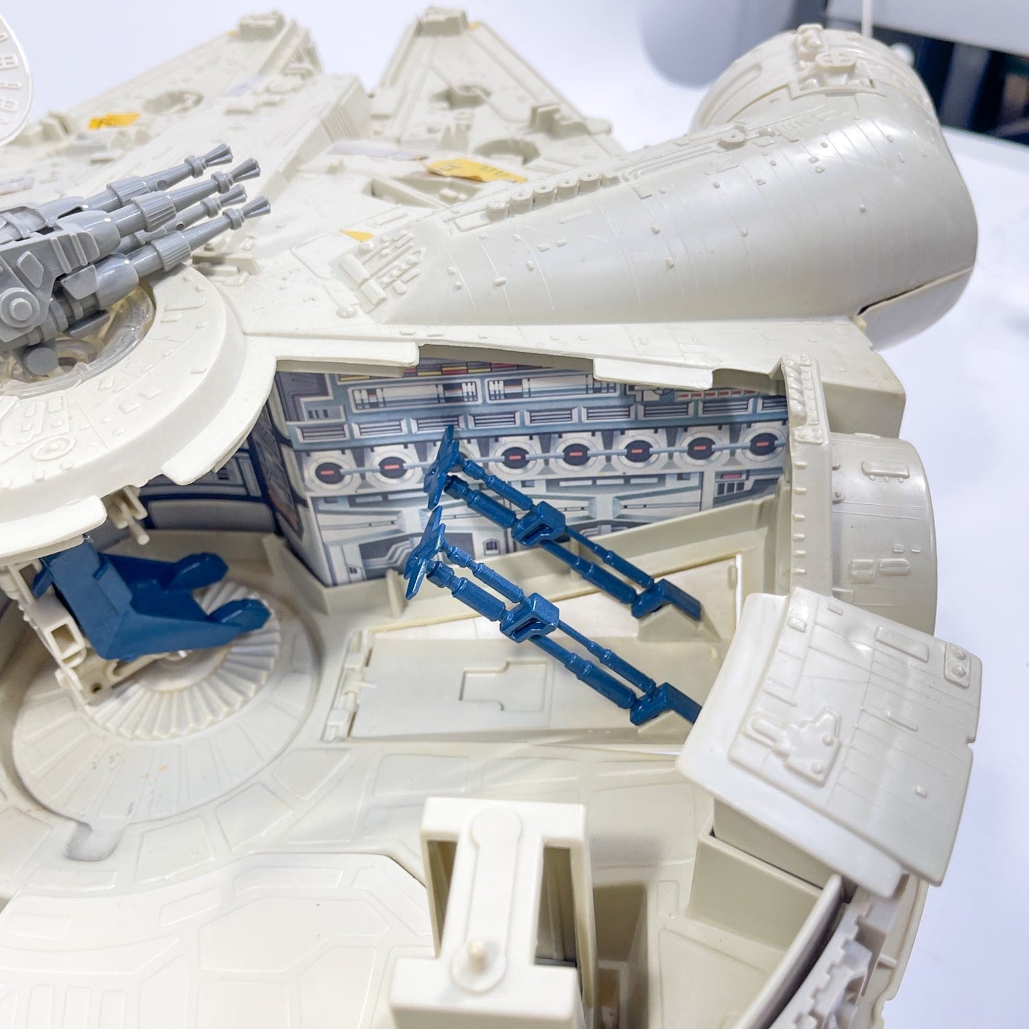 Vintage Kenner Star Wars Vehicle Millennium Falcon in Canadian ROTJ Box