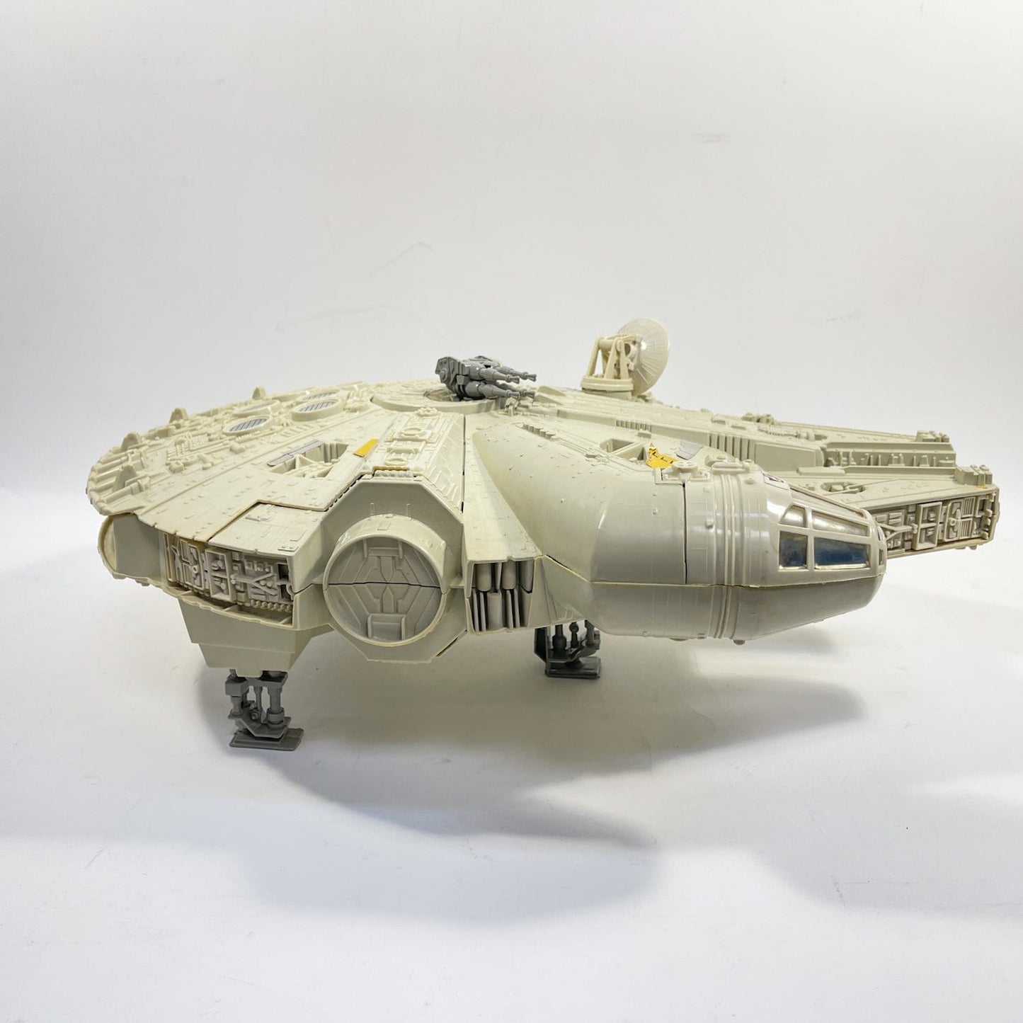Vintage Kenner Star Wars Vehicle Millennium Falcon in Canadian ROTJ Box