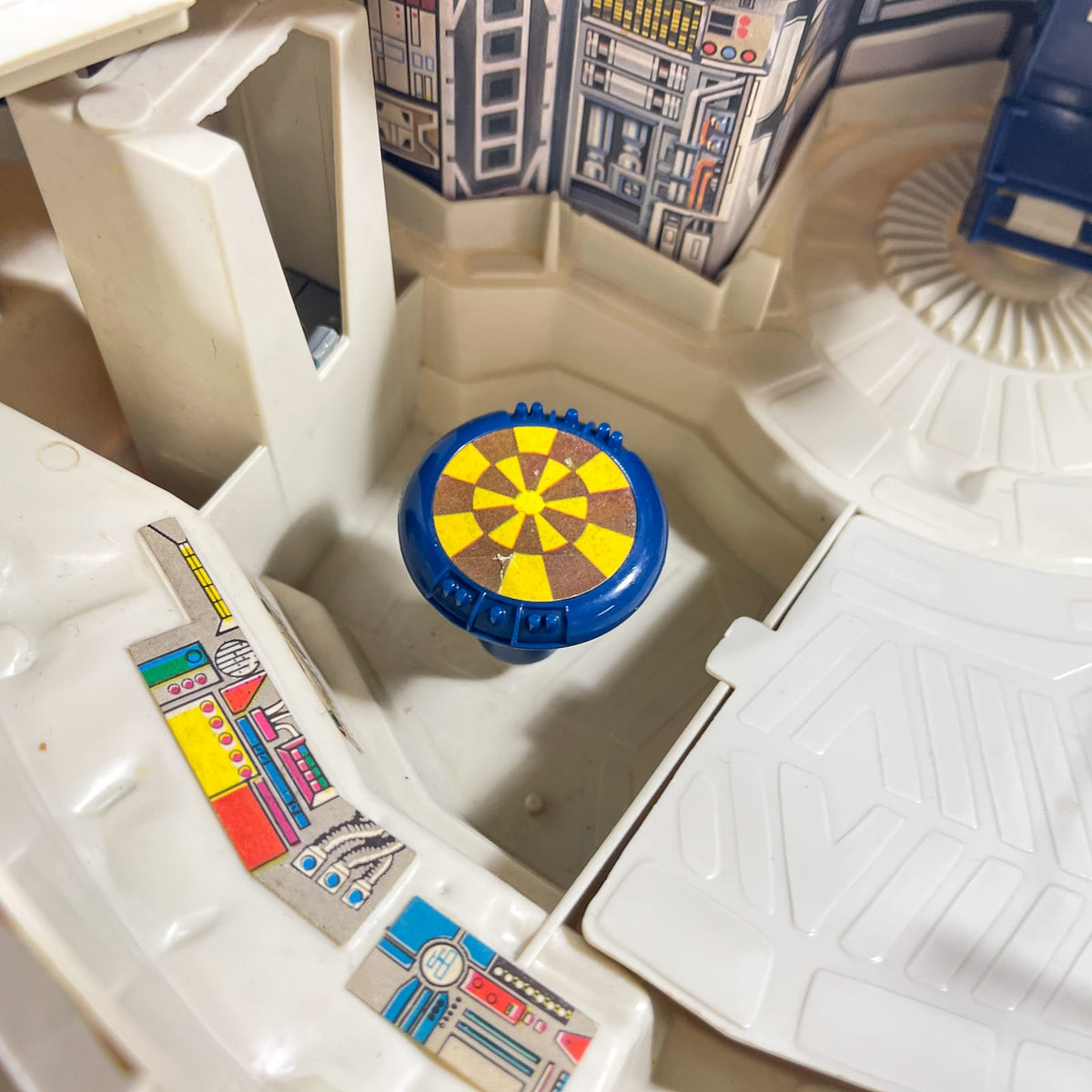 Vintage Kenner Star Wars Vehicle Millennium Falcon in Complete in Canadian SW Box - Vintage Star Wars (1978)