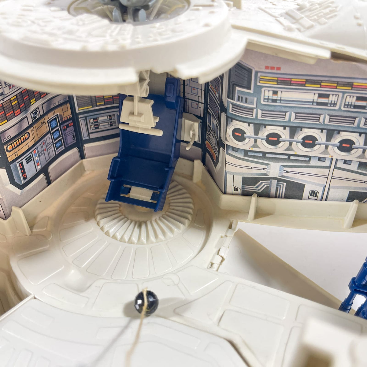 Vintage Kenner Star Wars Vehicle Millennium Falcon in Complete in Canadian SW Box - Vintage Star Wars (1978)