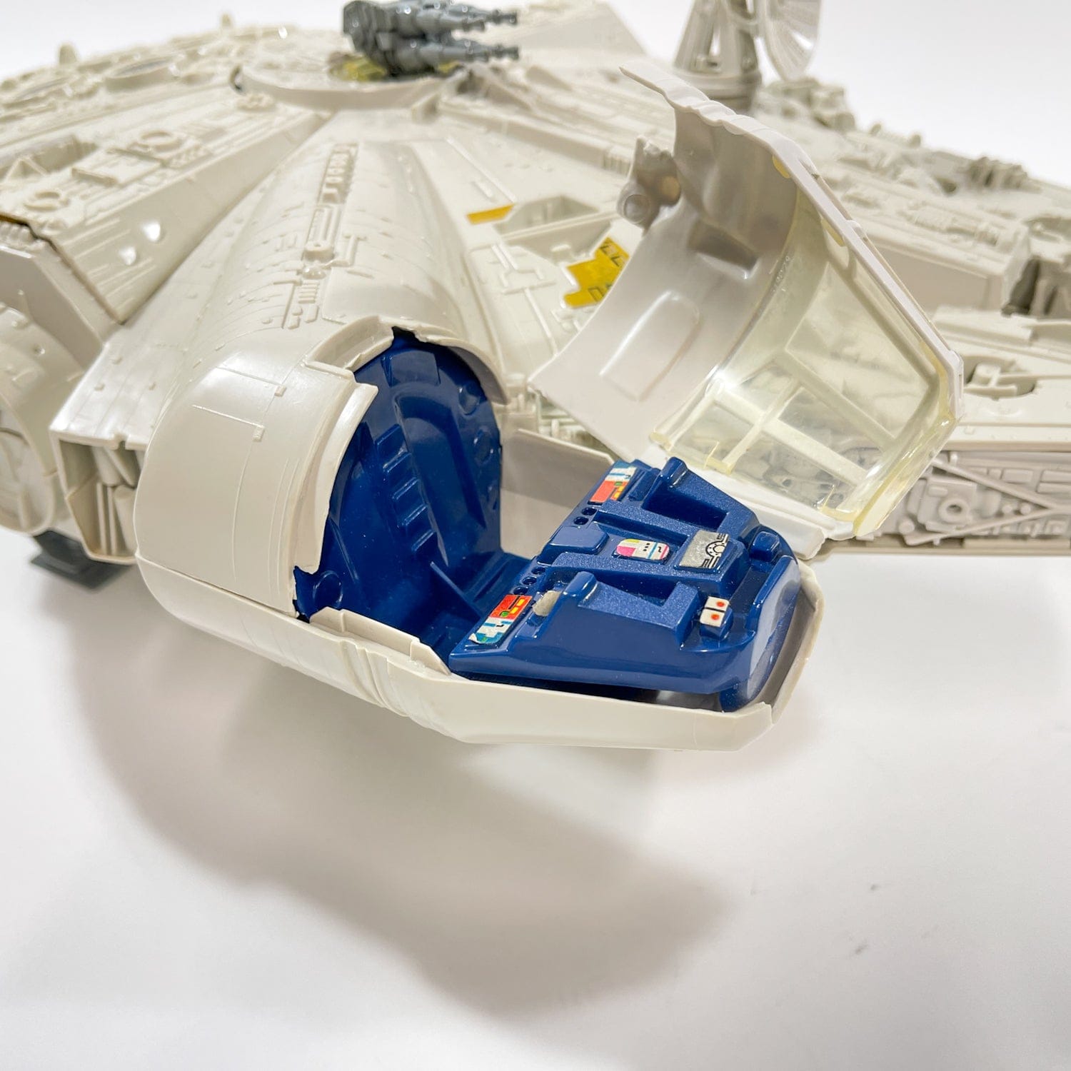 Vintage Kenner Star Wars Vehicle Millennium Falcon in SPECIAL OFFER Canadian ESB Box - Complete