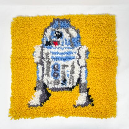 Vintage Lee Ward Star Wars Non-Toy R2-D2 Latch & Hook Rug