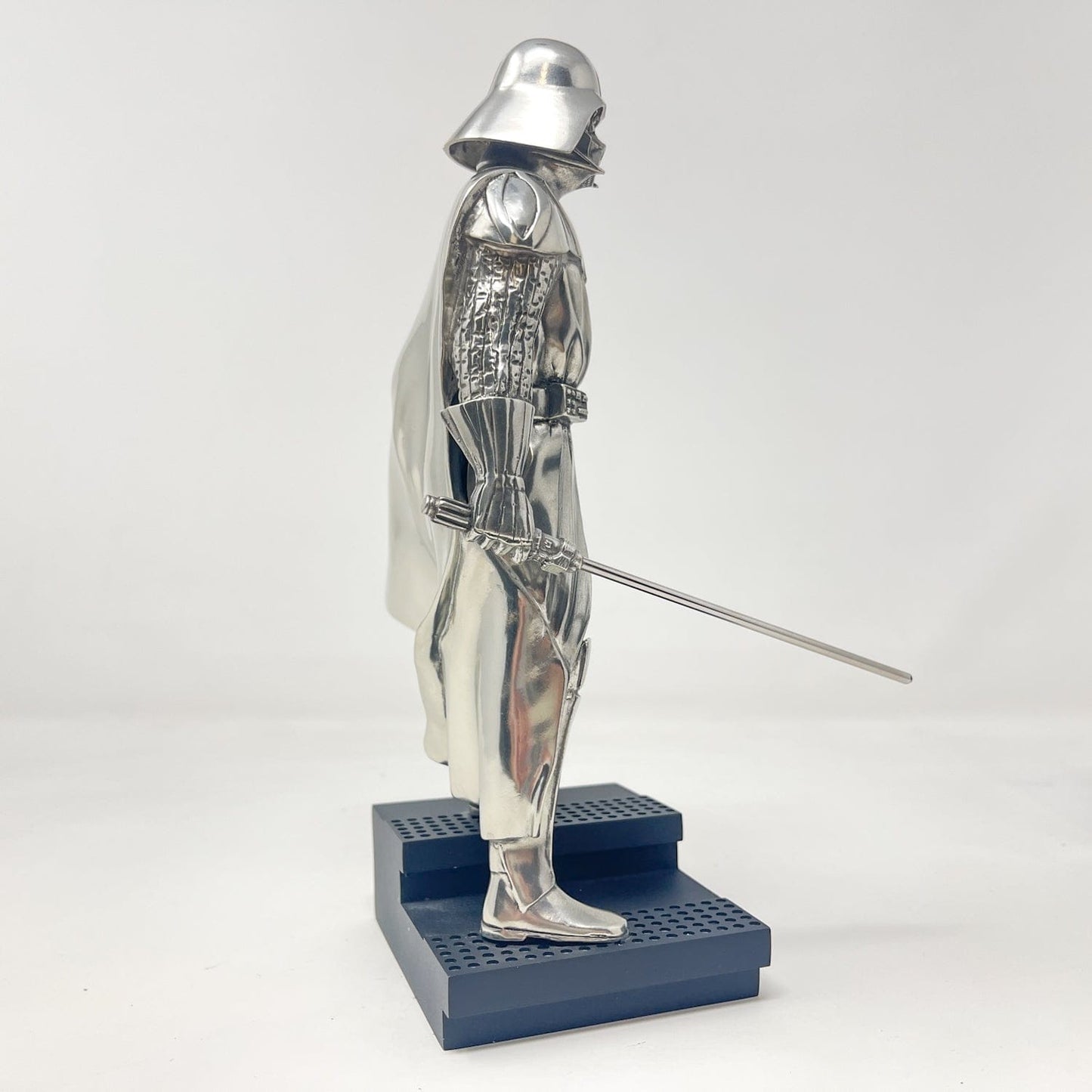 Vintage Royal Selangor Star Wars Statues & Busts Darth Vader Pewter Figurine - Royal Selangor Limited Edition (2016)