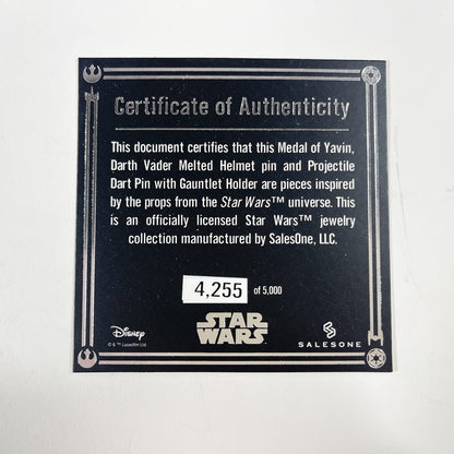 Vintage SIDESHOW Star Wars Statues & Busts Star Wars Force Pack: Medal of Yavin, Darth Vader Melted Helmet Pin and Boba Fett Gauntlet (2020)