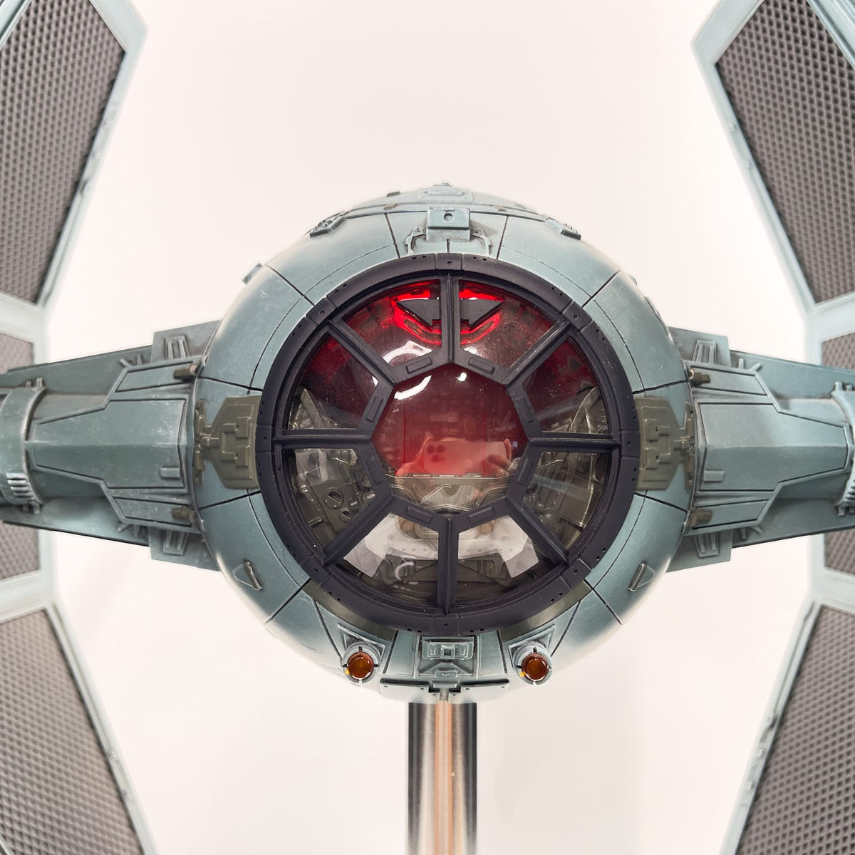 Vintage SIDESHOW Star Wars Statues & Busts TIE Interceptor 1/24 Studio Scale Model - MYC Sculptures (2024)
