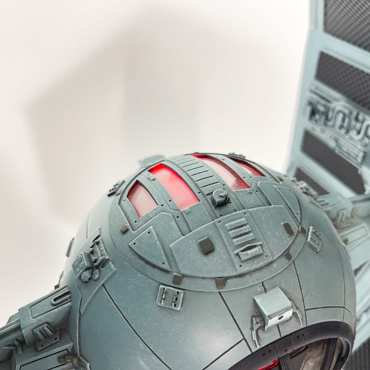 Vintage SIDESHOW Star Wars Statues & Busts TIE Interceptor 1/24 Studio Scale Model - MYC Sculptures (2024)