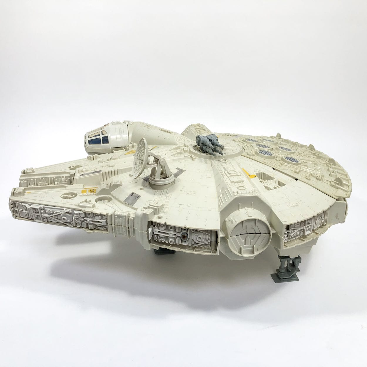 Vintage Kenner Star Wars Vehicle Millennium Falcon - Loose Complete